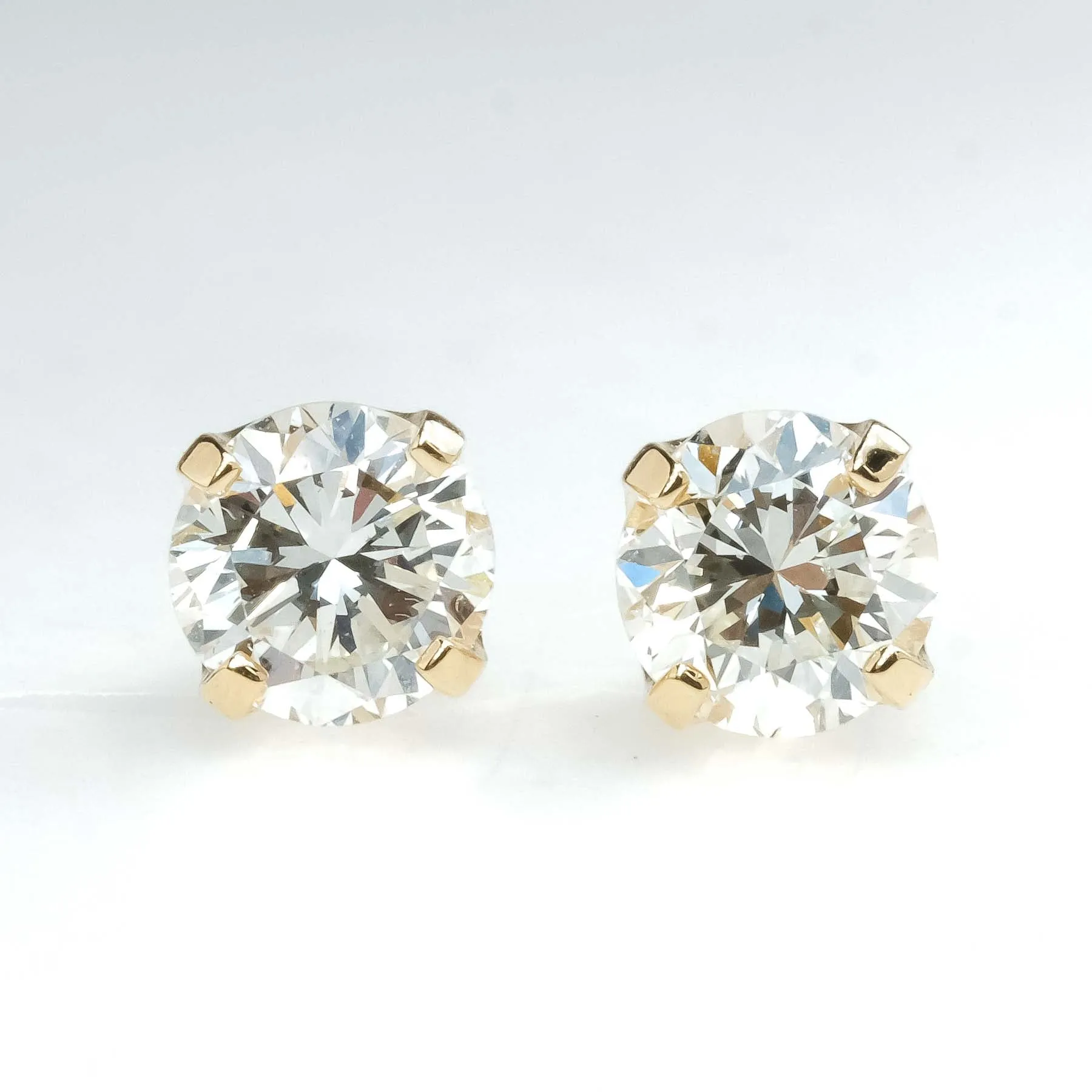 1.00ctw Round Diamond Solitaire Stud Earrings in 14K Yellow Gold