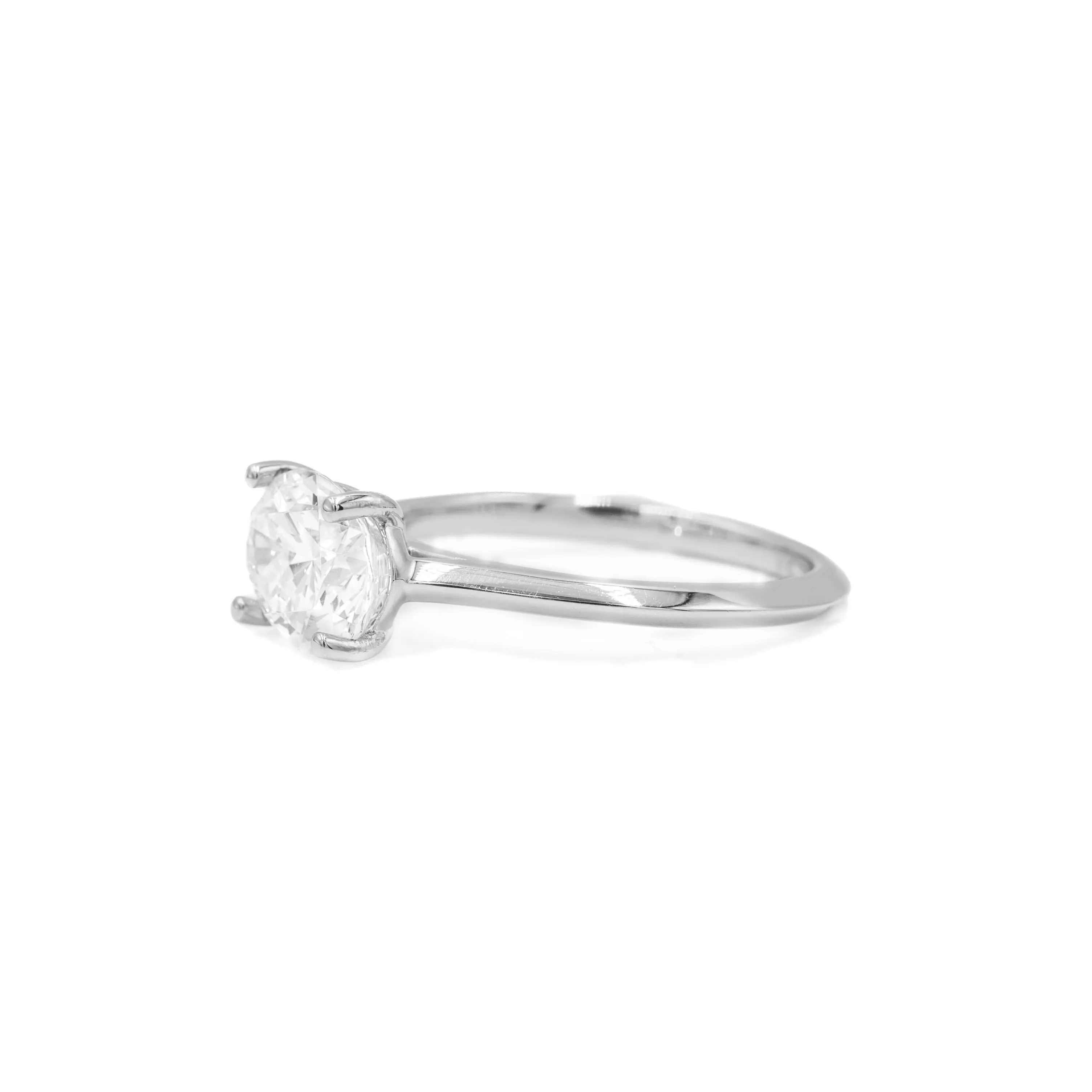 14kw Oval East-West Petite Diamond Ring