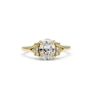 14ky .16ctw Oval Split Shank Diamond Ring