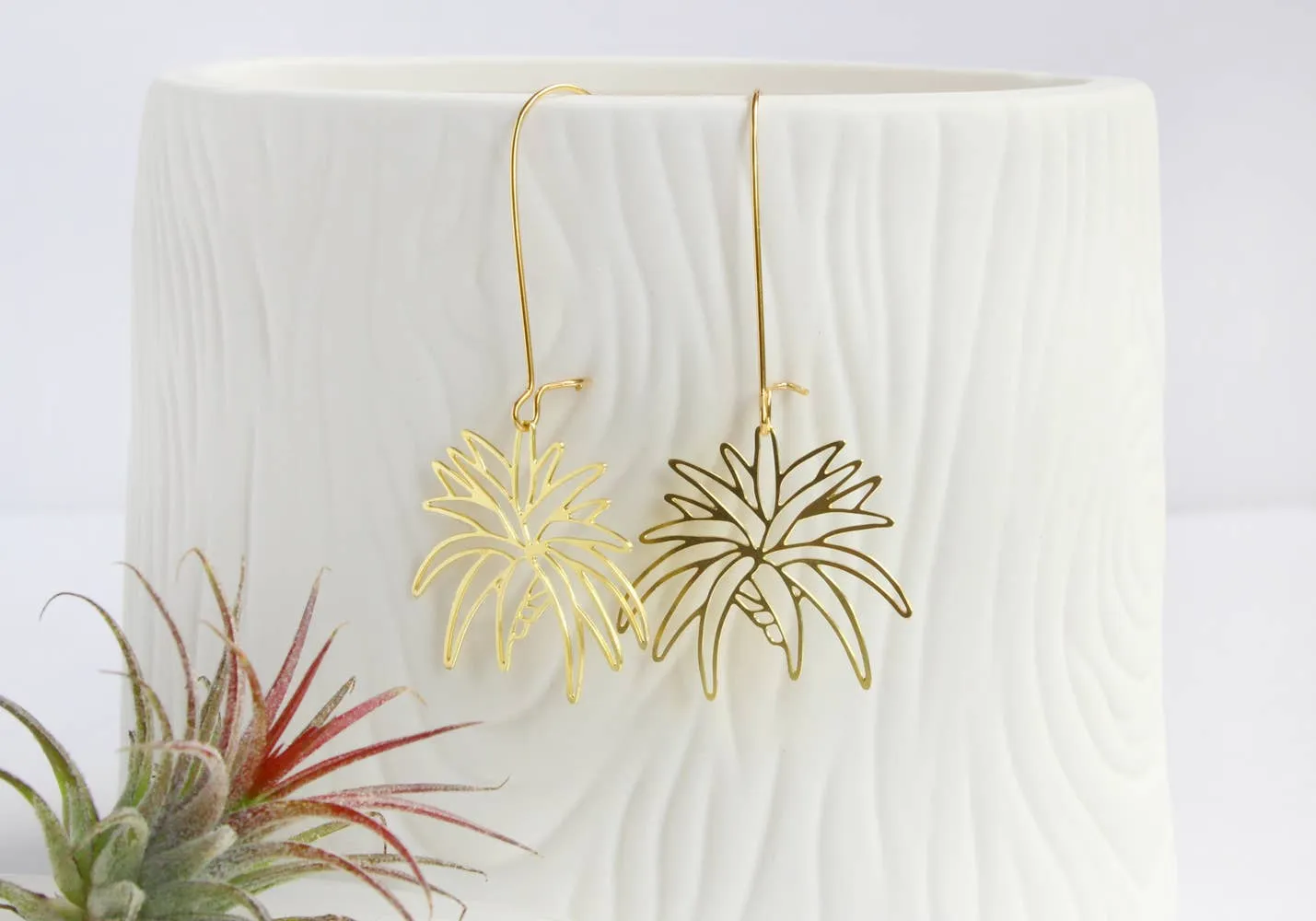 A Tea Leaf Jewelry - Air Plant Earrings | Style 1