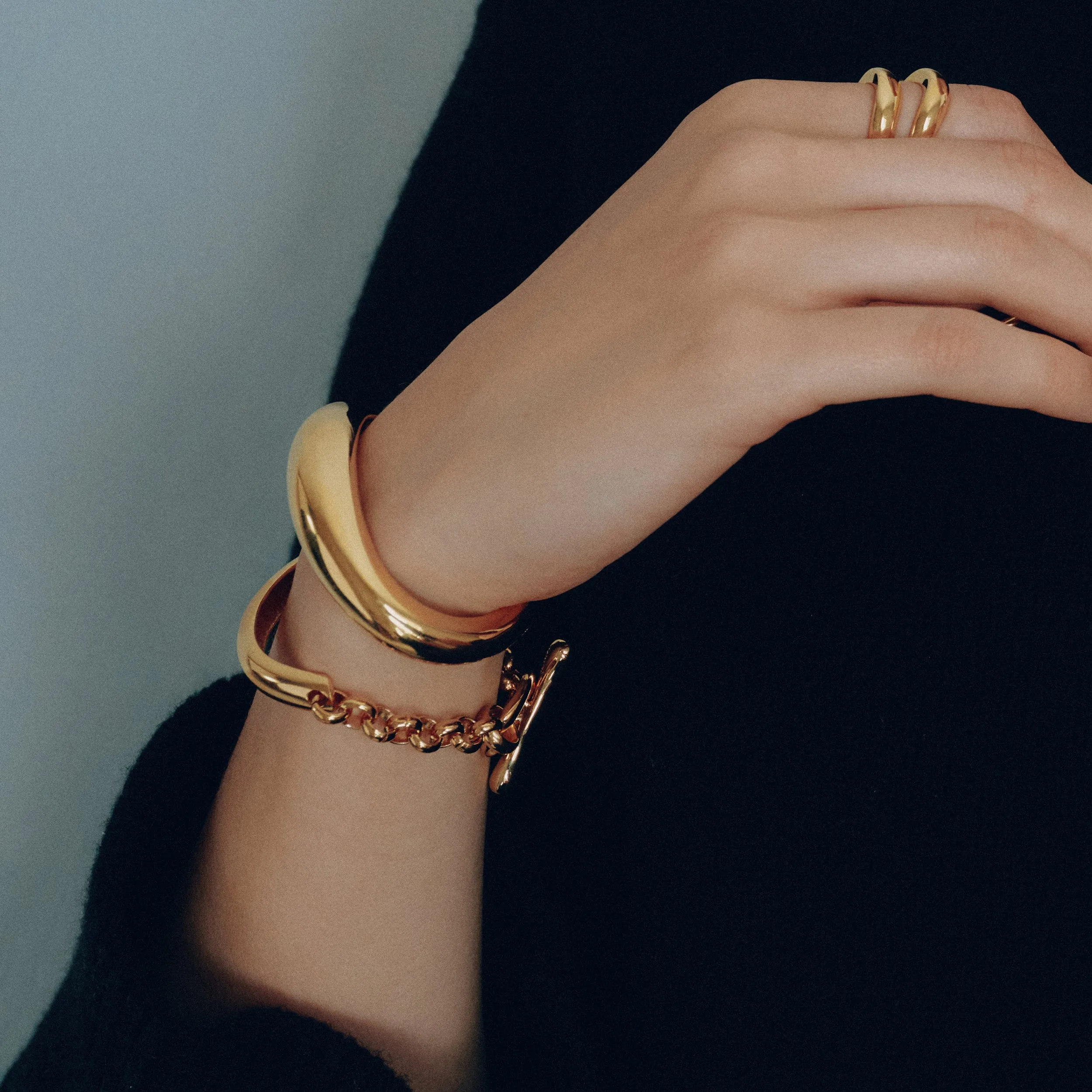 Arc Bracelet - Gold