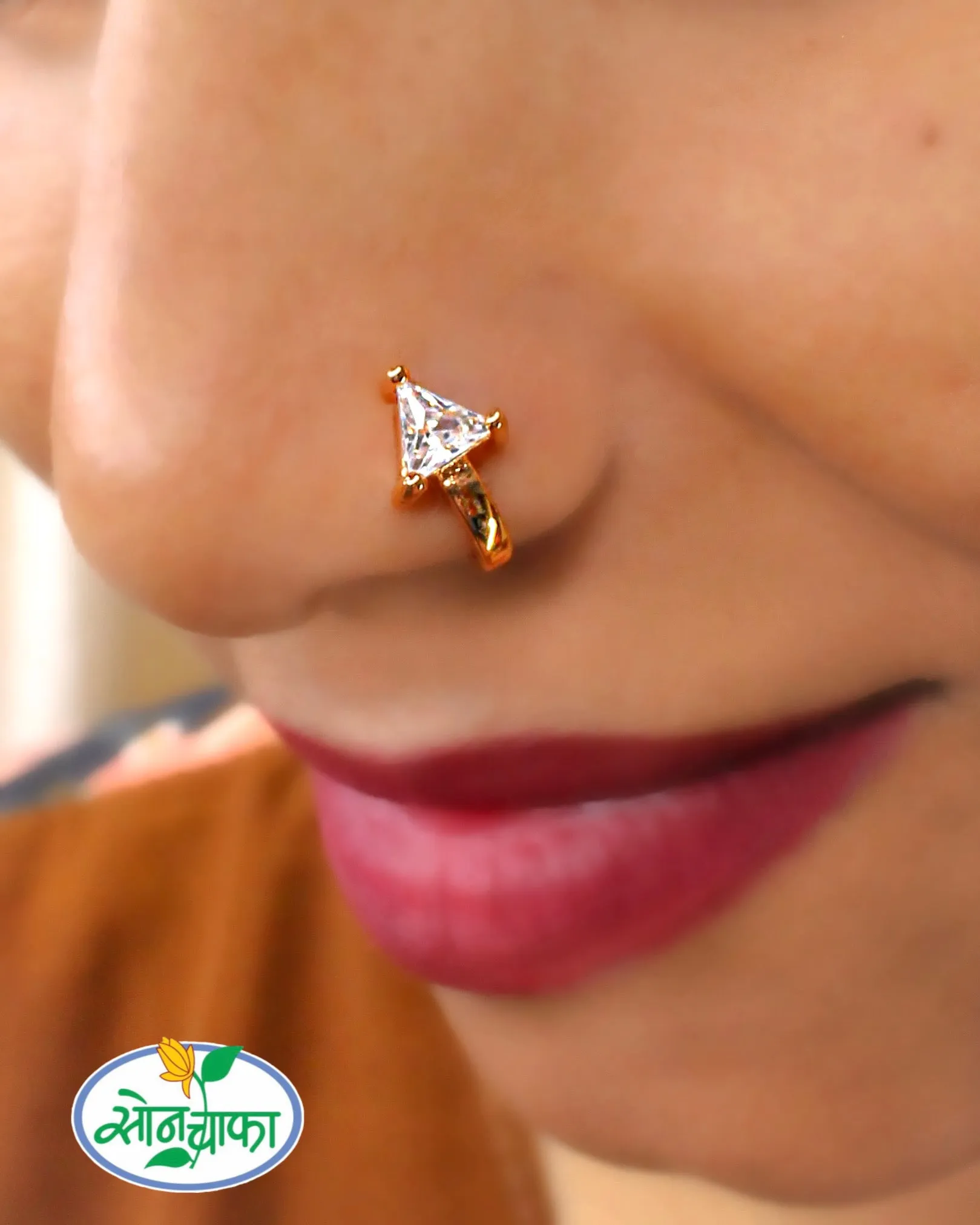 CHARMING DIAMOND NOSE-PIN