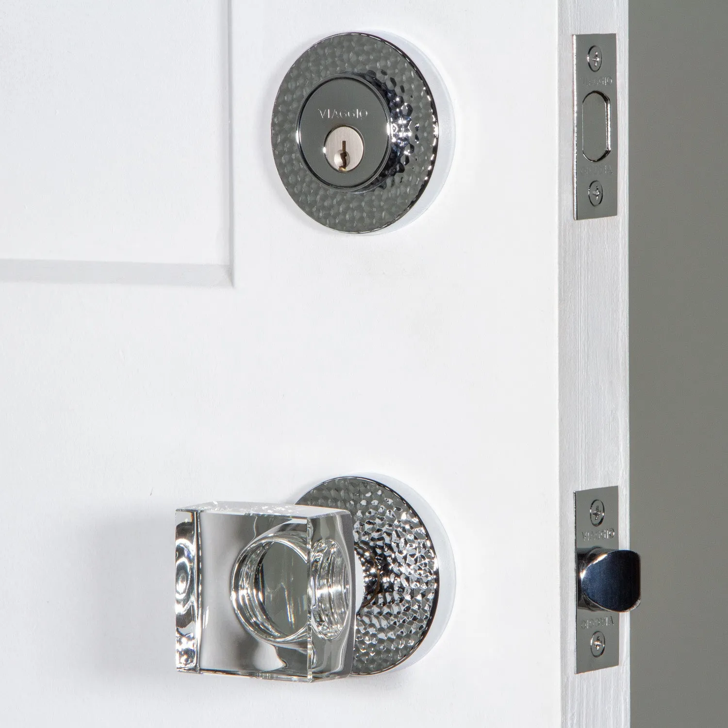 Circolo Hammered Rosette Entry Set with Quadrato Crystal Knob in Bright Chrome