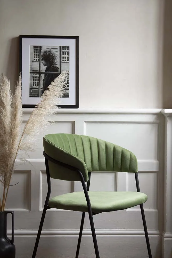 Curved Back Velvet Dining Chair In Moss Green