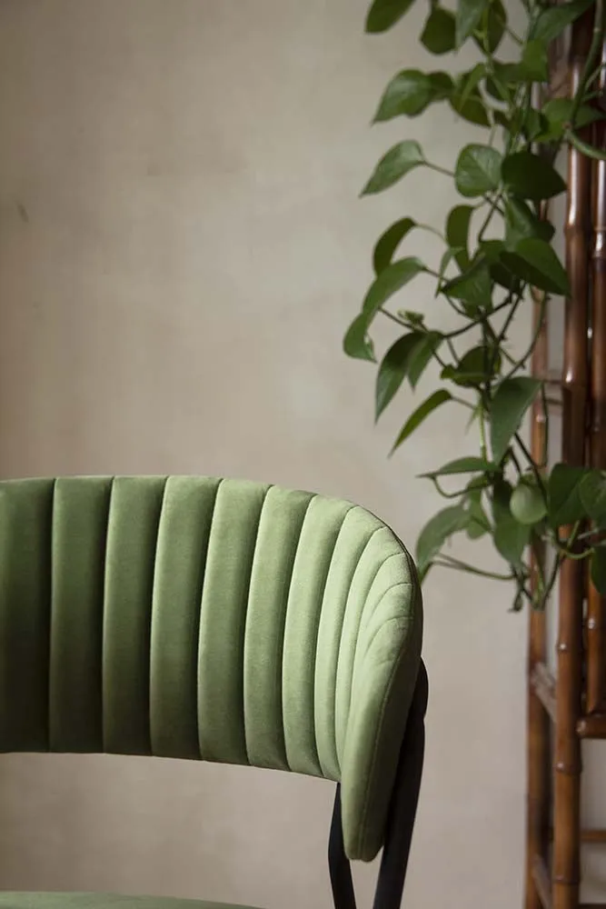 Curved Back Velvet Dining Chair In Moss Green