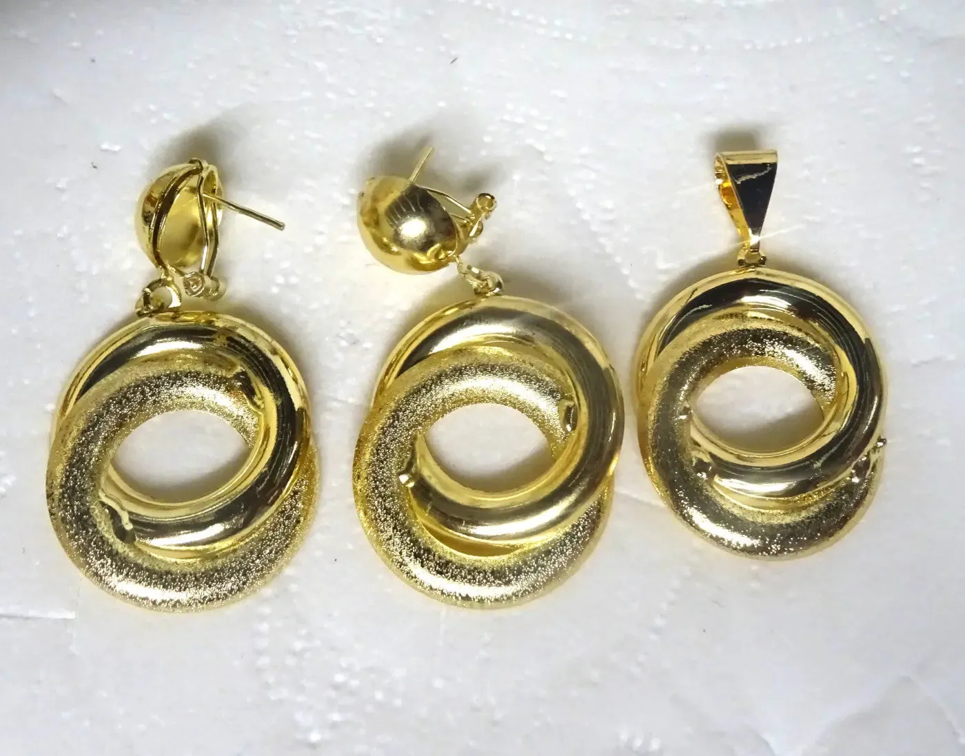 Fashion Costume Earring & Pendant Jewellery Set