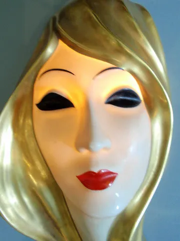 HANDARBEIT Vintage Ceramic Womens Head Hanging Wall Light