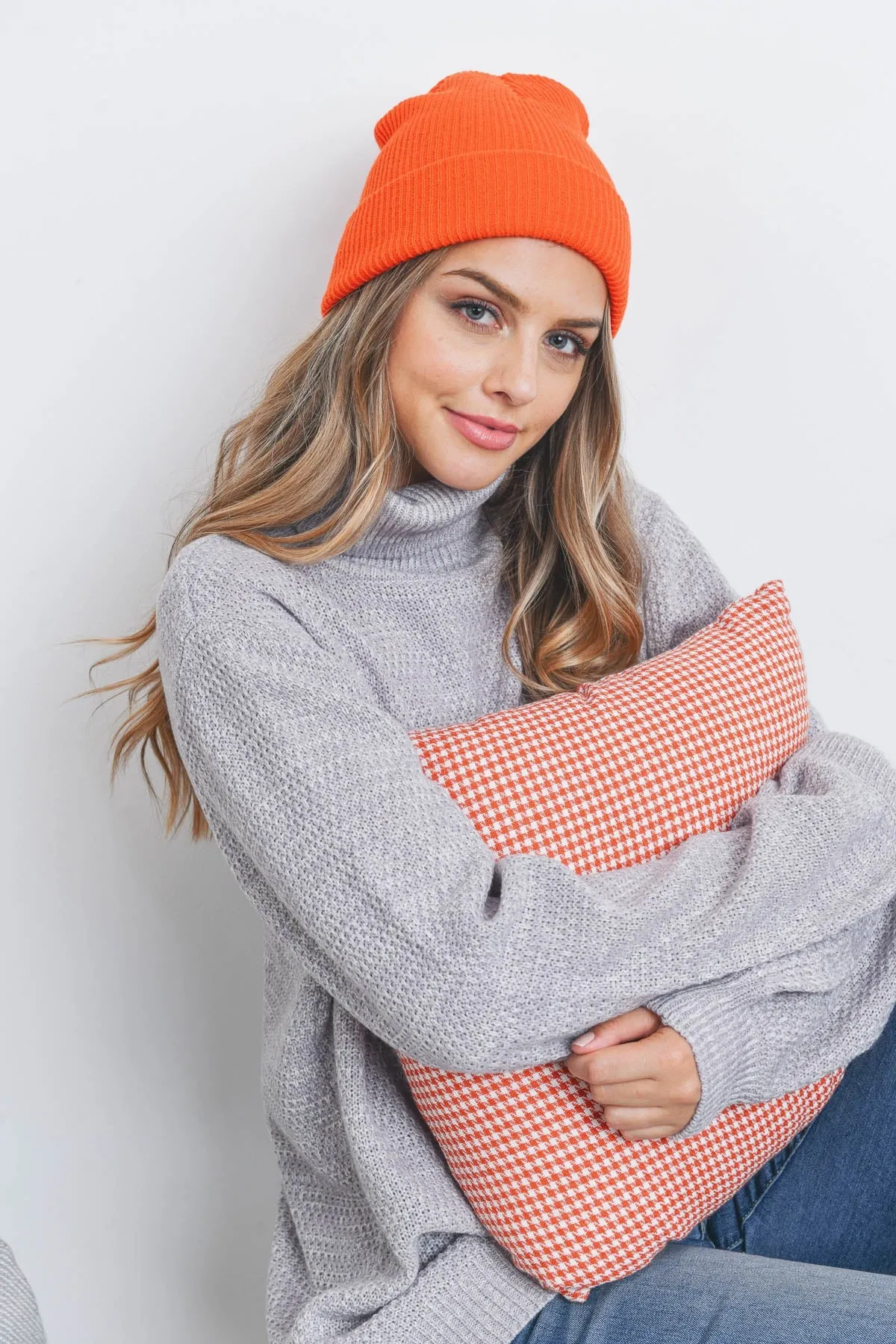 PLAIN AND SIMPLE KNITTED FASHION BEANIE