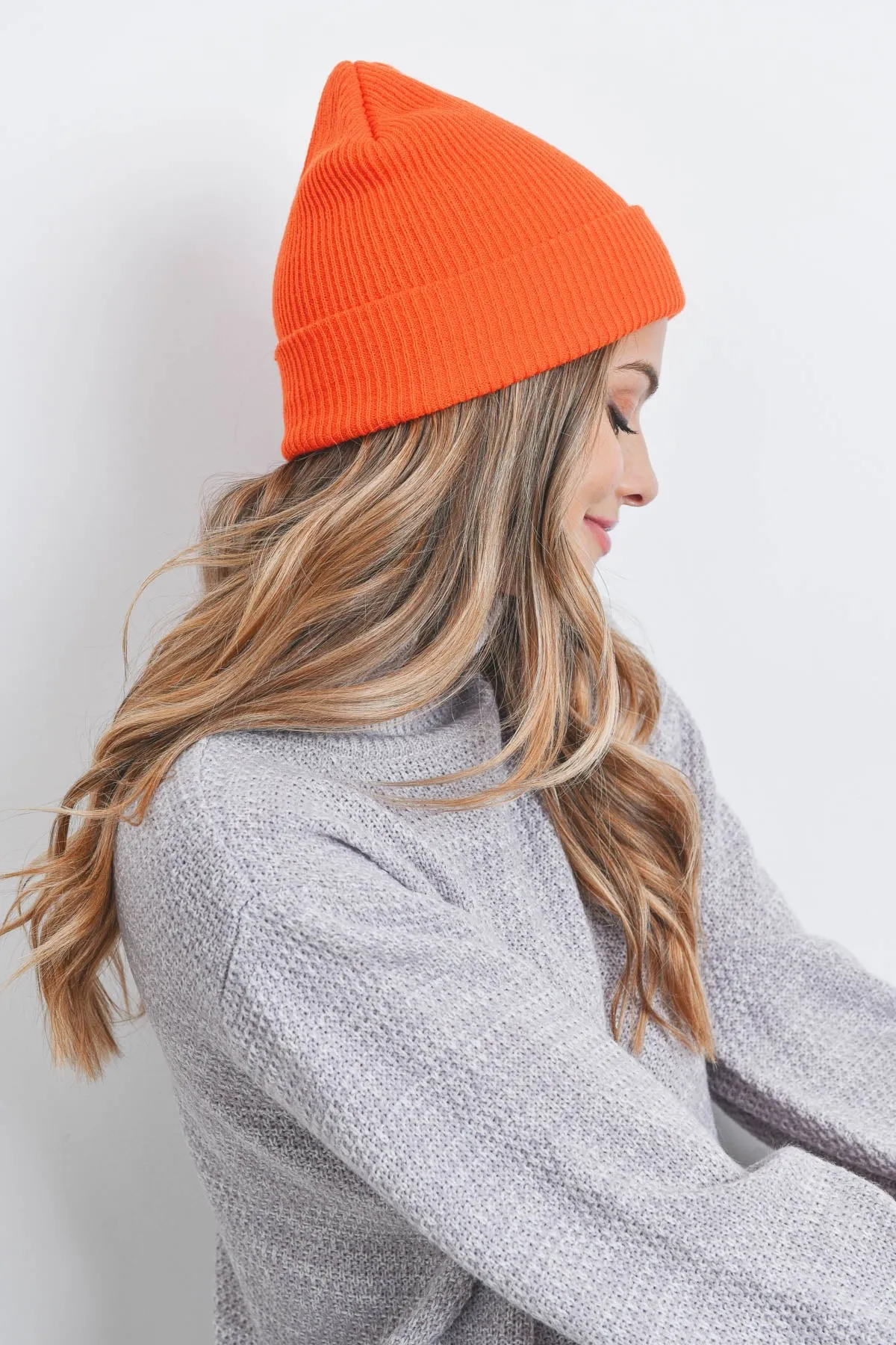 PLAIN AND SIMPLE KNITTED FASHION BEANIE