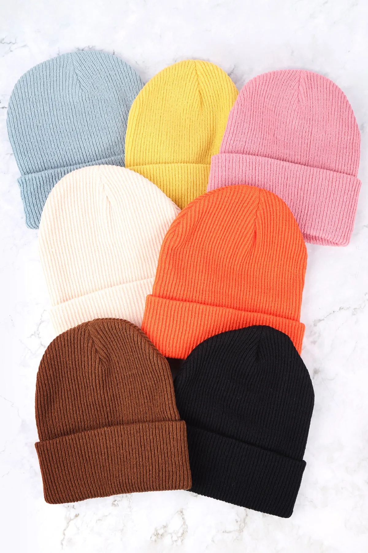 PLAIN AND SIMPLE KNITTED FASHION BEANIE