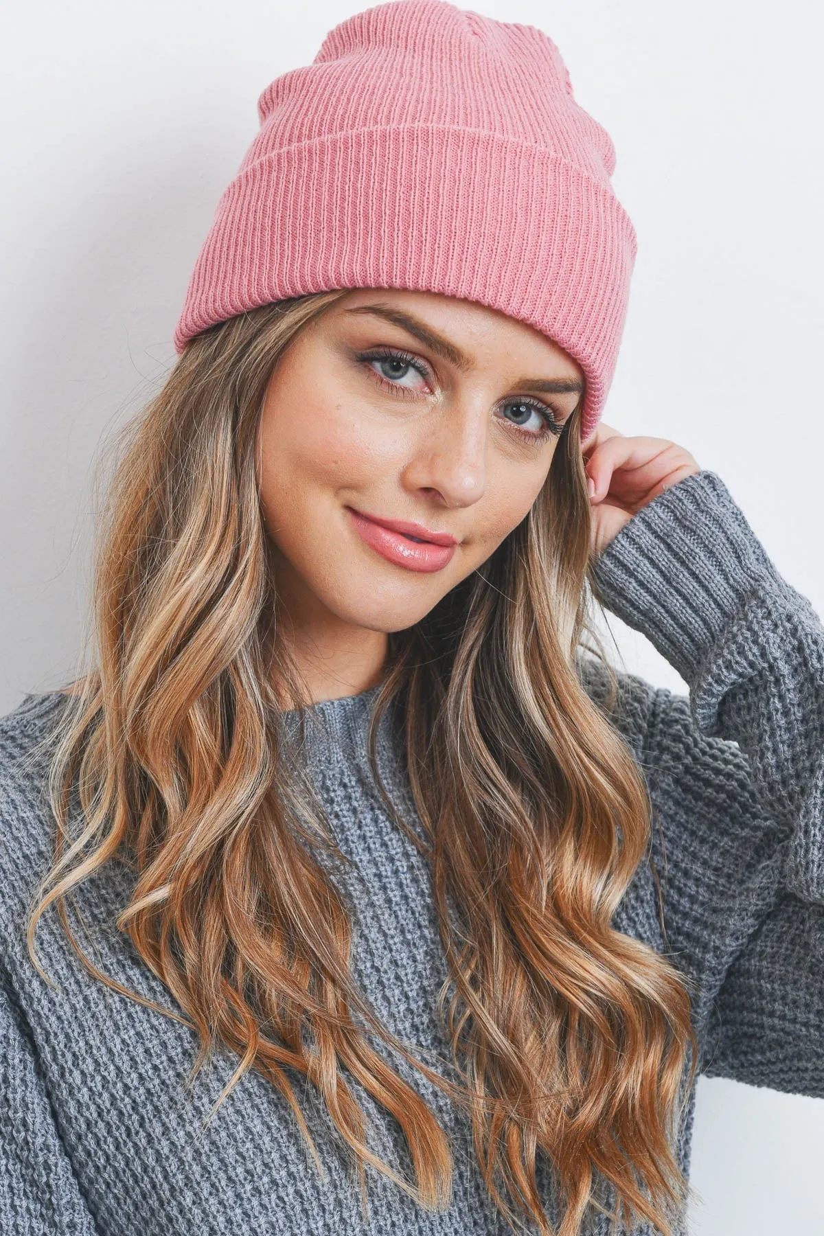 PLAIN AND SIMPLE KNITTED FASHION BEANIE