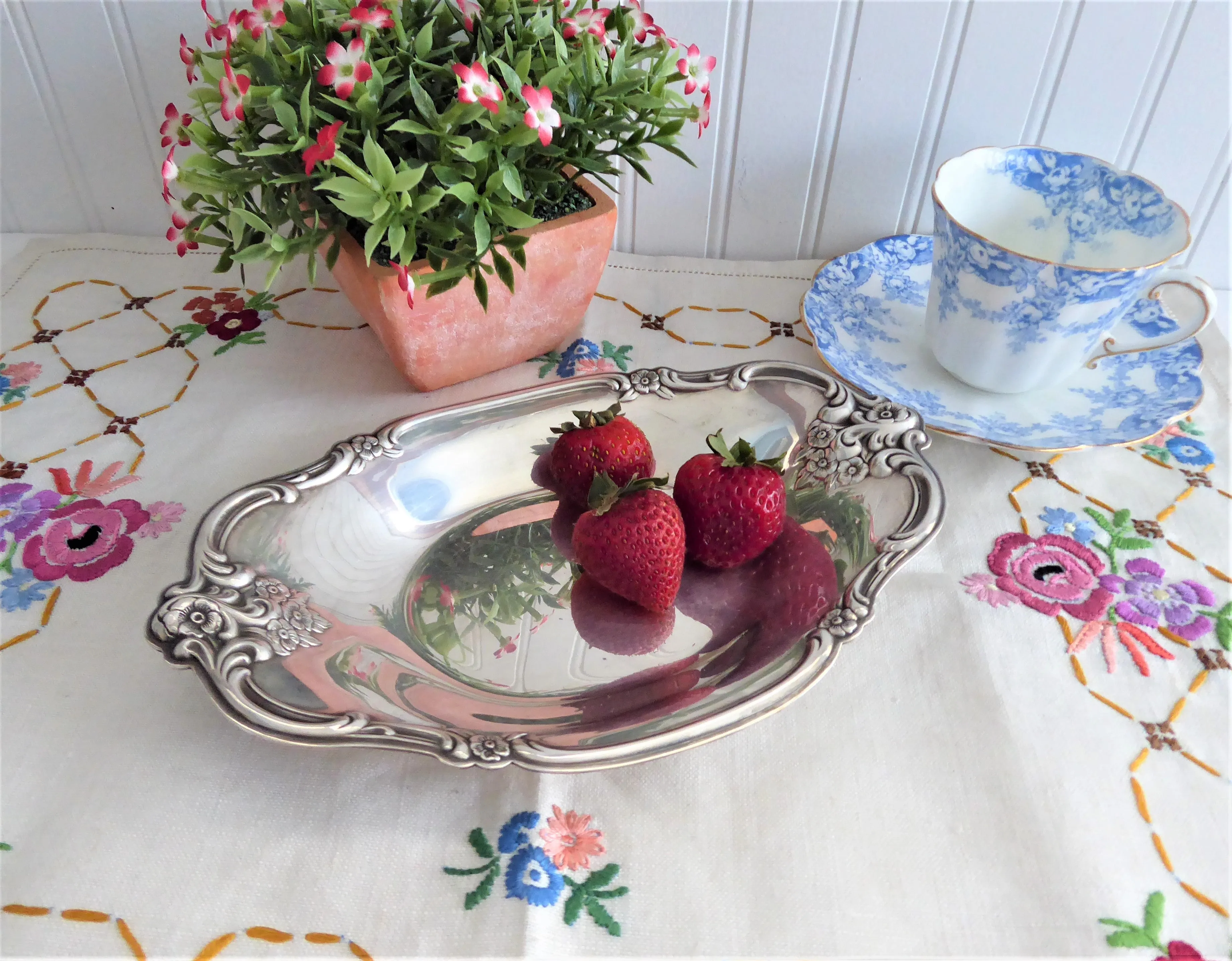 Silver Candy Dish International Orleans Oval Bon Bon 1950s Fancy Floral Silverplate