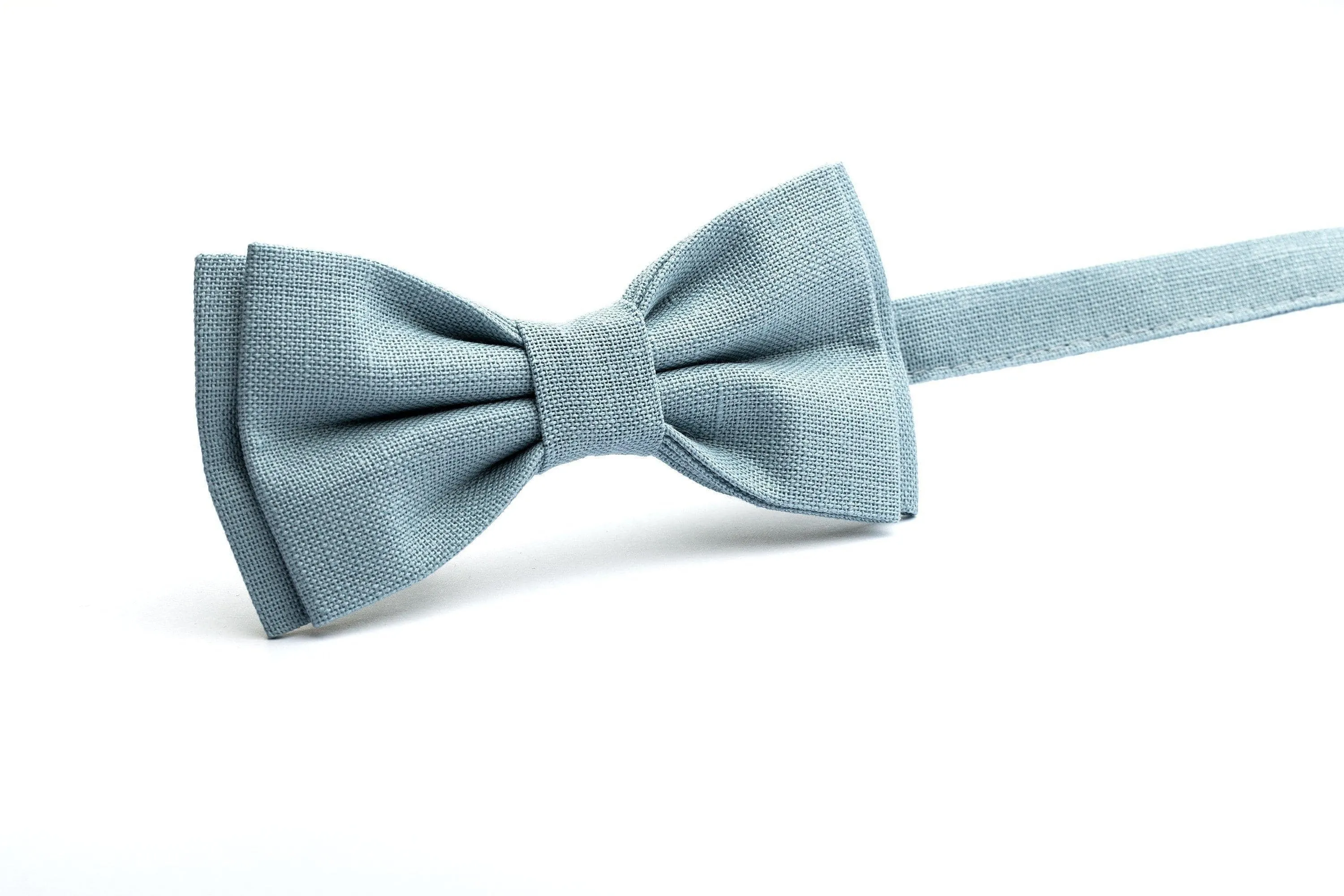 Stylish Men's Bow Tie in Captivating Sea Blue Color