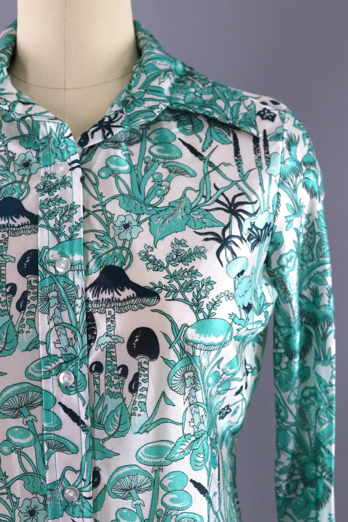 Vintage 1970s Psychedelic Novelty Print Mushrooms Shirt